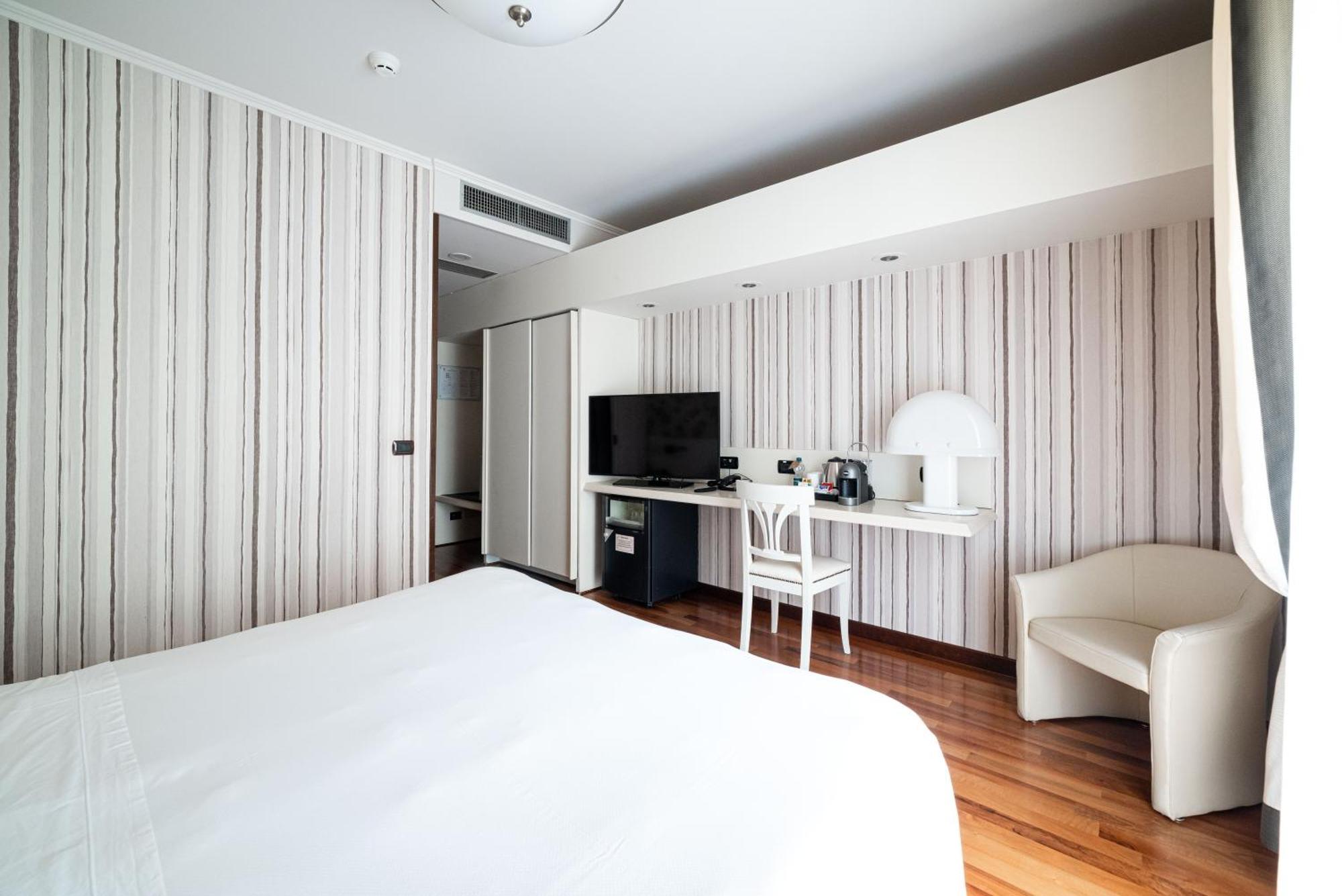 Phi Hotel Principe Cuneo Eksteriør bilde